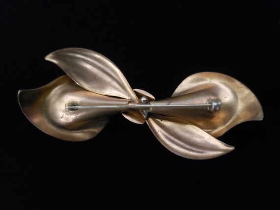 1940s Gold Tone Calla Lily Bow Brooch | 40s Flora… - image 5