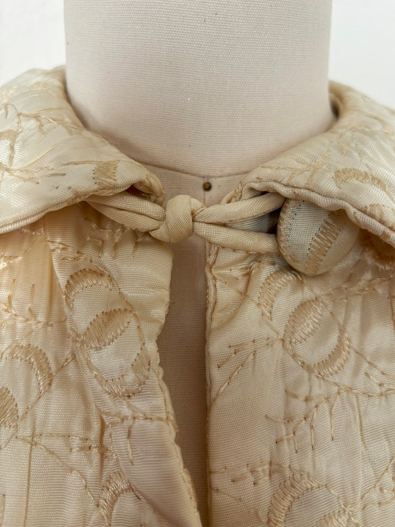 1940s Cream Embroidered Cape, Extra Small to Medi… - image 6