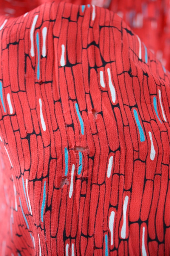 1940s Red Rayon Abstract Print Dress, Small to Me… - image 4