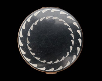 1930s Art Deco Round Gold Metal Mesh Compact by Elgin | 30s Vintage Black and White Enamel Make-up Compact