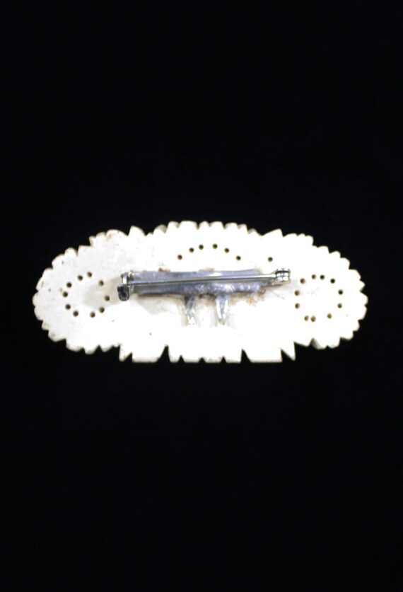 1930s Carved and Pierced Cream Brooch | 30s Vinta… - image 3
