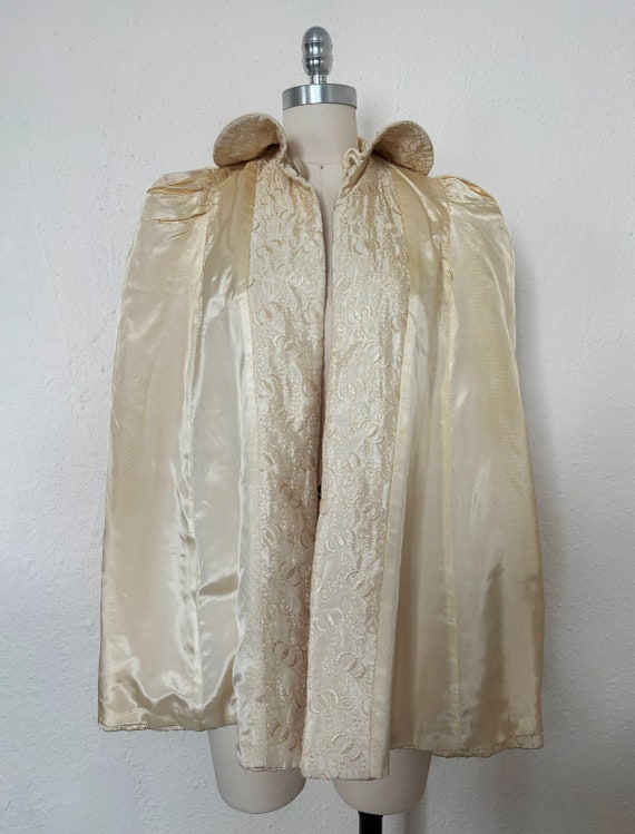 1940s Cream Embroidered Cape, Extra Small to Medi… - image 4