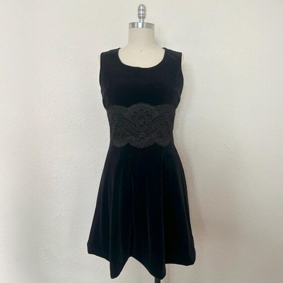 chinese dress ladies Kiyonna Women's Scalloped Boudoir Lace Cocktail Dress