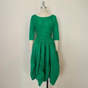 1950s Kelly Taffeta Scoop Neck, Bubble Hem, Cocktail Dress, Small to Medium  | 50s Vintage Green 3/4 Sleeve Dress (S, M, 36-26-full) - Etsy