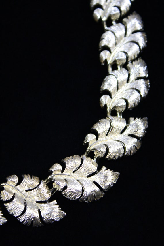 1950s Champagne Leaf Necklace by Lisner | 50s Vin… - image 3