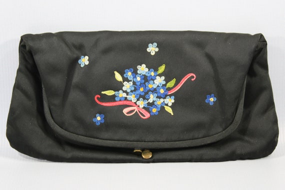 1930s Black Silk Floral Embroidered Fold Over Clu… - image 3