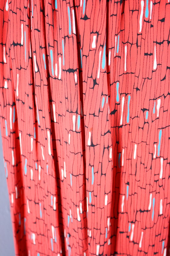 1940s Red Rayon Abstract Print Dress, Small to Me… - image 2