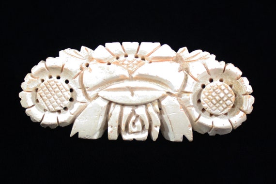 1930s Carved and Pierced Cream Brooch | 30s Vinta… - image 2