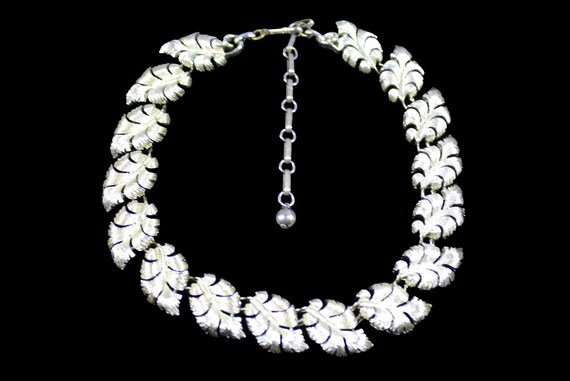 1950s Champagne Leaf Necklace by Lisner | 50s Vin… - image 4