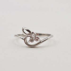 Blossom Ring White Gold 14 K with 3 CZ Diamonds
