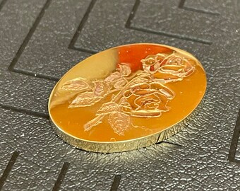 Ręcznie wykonany, niestandardowy złoty wisiorek z wytłoczonymi wzorami