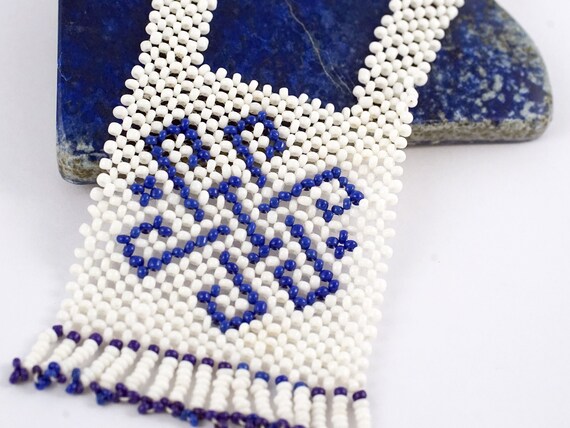 Vintage Native American Seed Beaded Necklace View 3