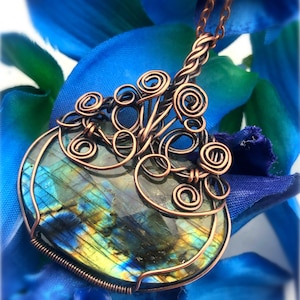 Wire wrapped blue labradorite pendant, blue labradorite pendant, blue labradorite jewelry, blue labradorite necklace, labradorite