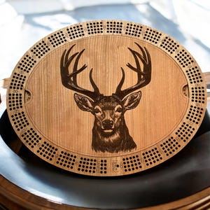 Tablero de cribbage con ciervos hecho de madera de cerezo con espacio de almacenamiento, regalo para jugadores de cartas, regalo para padres, regalo para jefes, regalo para amigos, cazadores, hecho a mano