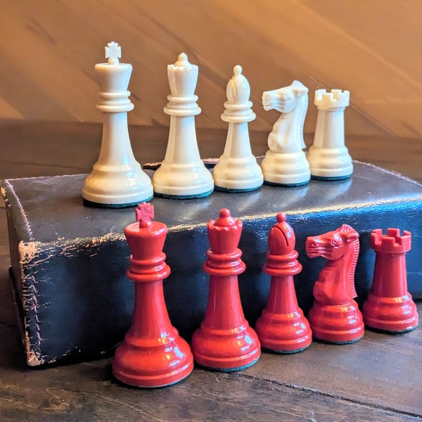 1950's Gallant Knight Staunton Chess Set Lot #476