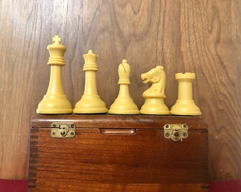 The Drueke Vintage Edition Chess Pieces in Ebony 4" King R0362 Box Wood 