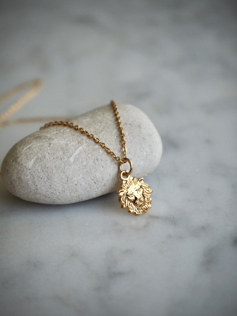 Collier lion en or, collier meilleur ami délicat, collier délicat avec breloque petit lion, collier Gold Filled, collier symbolique image 2