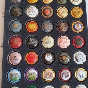 Capsules / muzzles of French champagne batch of 50 pieces large and small producers without double