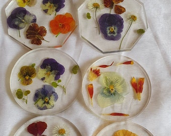 Dessous de verre à fleurs pressées faites à la main, dessous de verre en résine époxy avec fleurs naturelles séchées