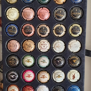 Cápsulas/muselets de champán francés, lote de 50 unidades, de productores importantes y pequeños, sin duplicados.