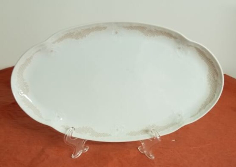 Kaiser /'Chinon/' Rokokoform Dubarry Relish Tray