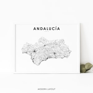 Può includere: Stampa in bianco e nero incorniciata con una mappa dettagliata dell'Andalusia, Spagna. Le parole "ANDALUCÍA" e "SPAIN" sono in alto, con "MODERN LAYOUT" in basso. La mappa è una rete di linee.