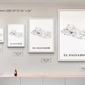 K&ouml;nnte beinhalten: Vier verschiedene Gr&ouml;&szlig;en eines Schwarzwei&szlig;-Linienkunst-Drucks von El Salvador. Der Druck ist in den Gr&ouml;&szlig;en 8x10 Zoll, 12x16 Zoll, 18x24 Zoll und 24x36 Zoll erh&auml;ltlich.