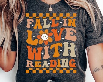 Fall In Love With Reading Shirt, shirt groovy leraar Engels, retro herfstshirt voor boekenliefhebbers, shirt Thanksgiving leraar, shirt bibliothecaris