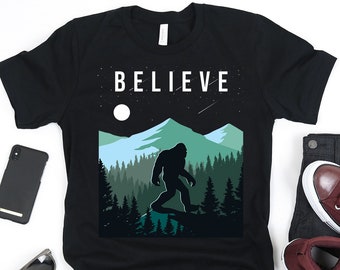 Bigfoot-tröja | Tro på Bigfoot-tröja | Sasquatch-tröja | Bigfoot-gåva | Skogsvildmark-tröja | Kryptozoologi-tröja | Friluftsliv-tröja