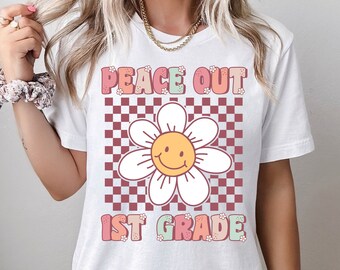 Peace Out 1st Grade Shirt, Cute Groovy Last Day of 1st Grade Shirt for Teachers, Retro Last Day of School Shirt for Kids, Groovy Flower Tee