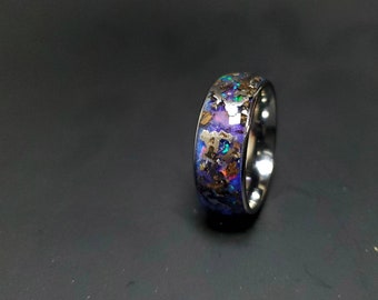 Anello con meteorite e osso di dinosauro Tyrannosaurus Rex, Welo Opal Glow, fede nuziale in tungsteno