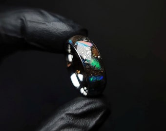 Fede nuziale in tungsteno, osso di T-Rex, meteorite lunare, anello luminoso in opale etiope