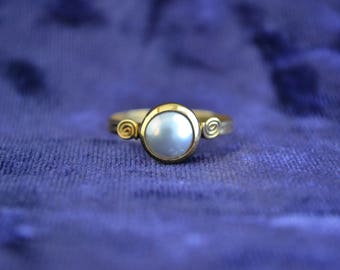 Vintage Gold and Pearl Ring, 18K Gold and Pearl Ring, Women's Gold Ring, Statement Ring, Greek Artisan Designs