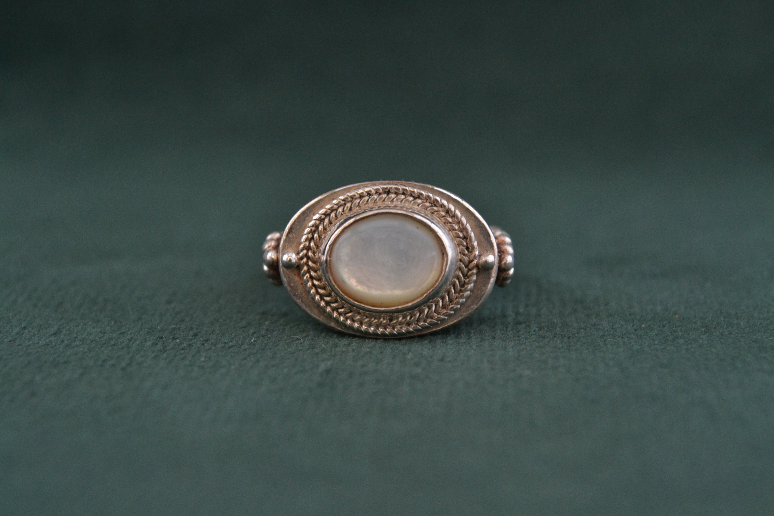 【VASEUL】Byzantine Right Angle Onyx Ring Black Onyx Byzantine Ring in 18kt Gold Over Sterling