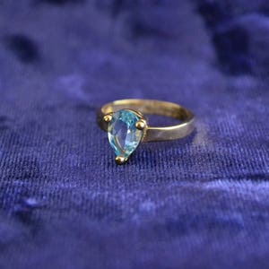 Gold und Blautopas Tropfen Ring, 18k Gold Tropfen Ring, Damen Gold Statement Ring, Einzigartiger Gold Ring, Griechischer Handwerker Schmuck Bild 3