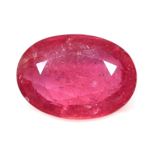 Rubí ovalado facetado de 2,40 quilates: Rubí relleno de vidrio rosa-rojo