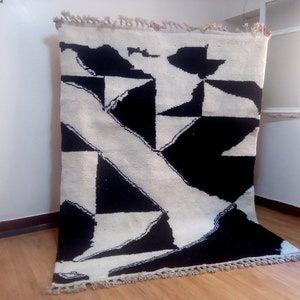Hand woven Uni with black pattern beni ourain Style Moroccan rug - Scandinavian rug Wool Berber carpet Handmade - Teppich marokko