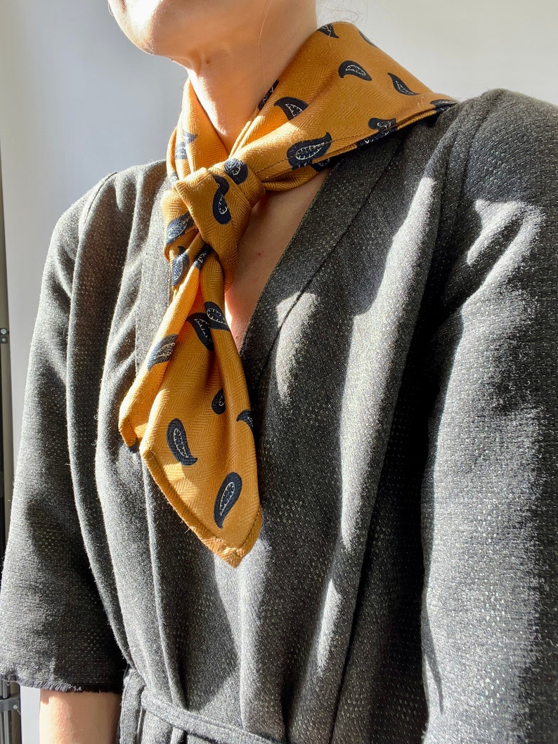 Pure silk tie scarf Pura seta 65/65 cm