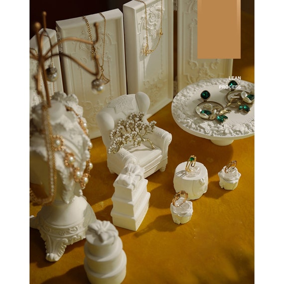 Vassoi per gioielli in legno e bianco, eleganti espositori