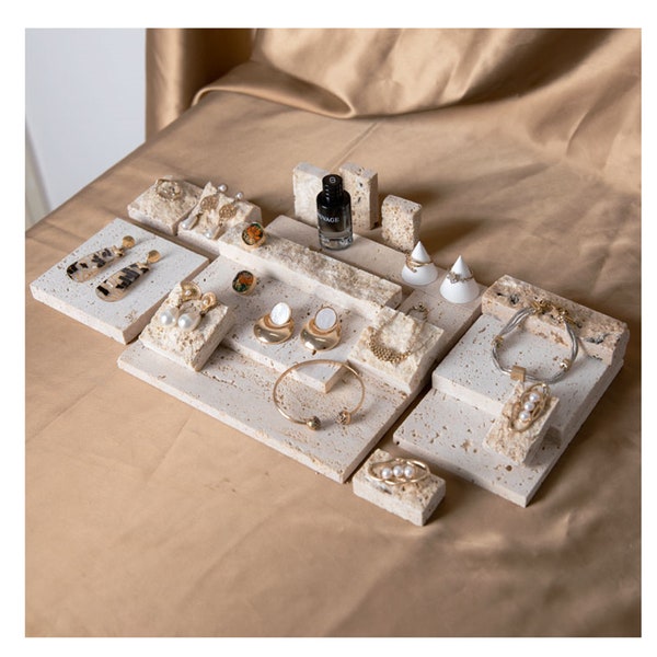 Rock Soil Jewelry Display: Unique Retail Showcase