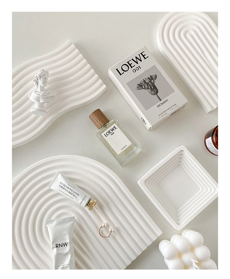 Accesorios de fotografía de yeso blanco: Exhibición de joyas y cosméticos imagen 8