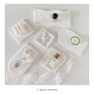Accesorios de fotografía de yeso blanco: Exhibición de joyas y cosméticos imagen 2