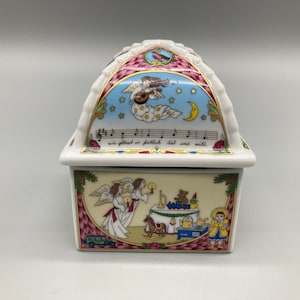 Hutschenreuther 2002 Christmas Lidded Pot Music Box by Ole Winther