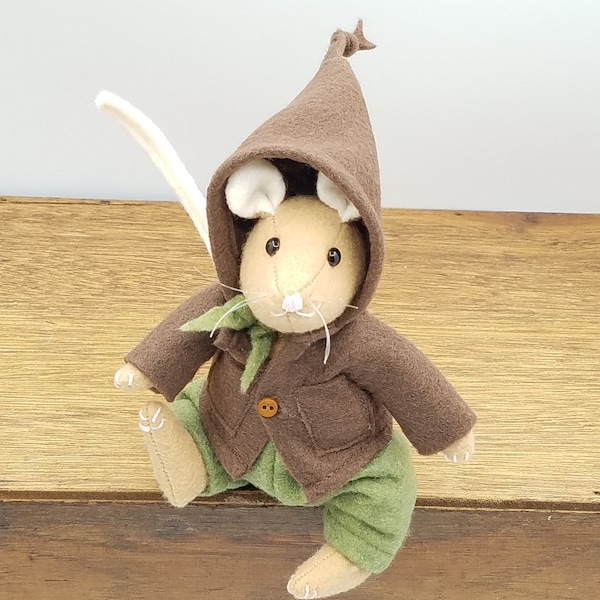 Felt handmade mouse, collectible felt mouse, felt plushie mouse, boy holiday gift, small woodland nursery mouse stuffie ,/ moveable limb