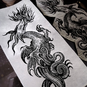 Stampa linoleum - "Il Drago" - stampata a mano con inchiostro nero su carta fatta a mano color crema