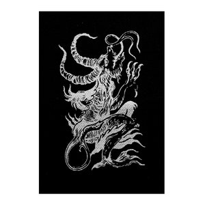 Könnte beinhalten: Eine Schwarzweißillustration einer dämonischen Kreatur mit Hörnern und Krallen vor einem schwarzen Hintergrund.