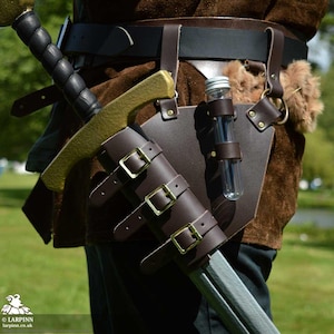 Yanif Scabbard - LARP Sword & Potion Holder - Brown