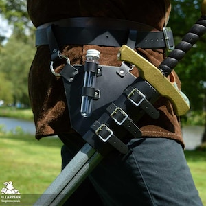 Yanif Scabbard - LARP Sword & Potion Holder - Black