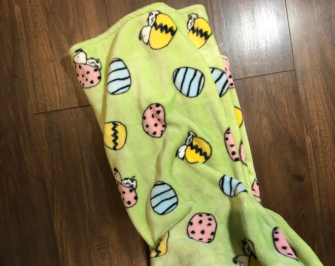 Berkshire Peanuts SNOOPY easter Eggs Hunt Home Throw Blanket Collection