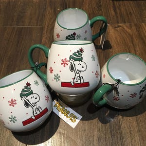Peanuts SNOOPY &quot;Xmas Snowflakes” Coffee/Tea 20oz Mug Collection